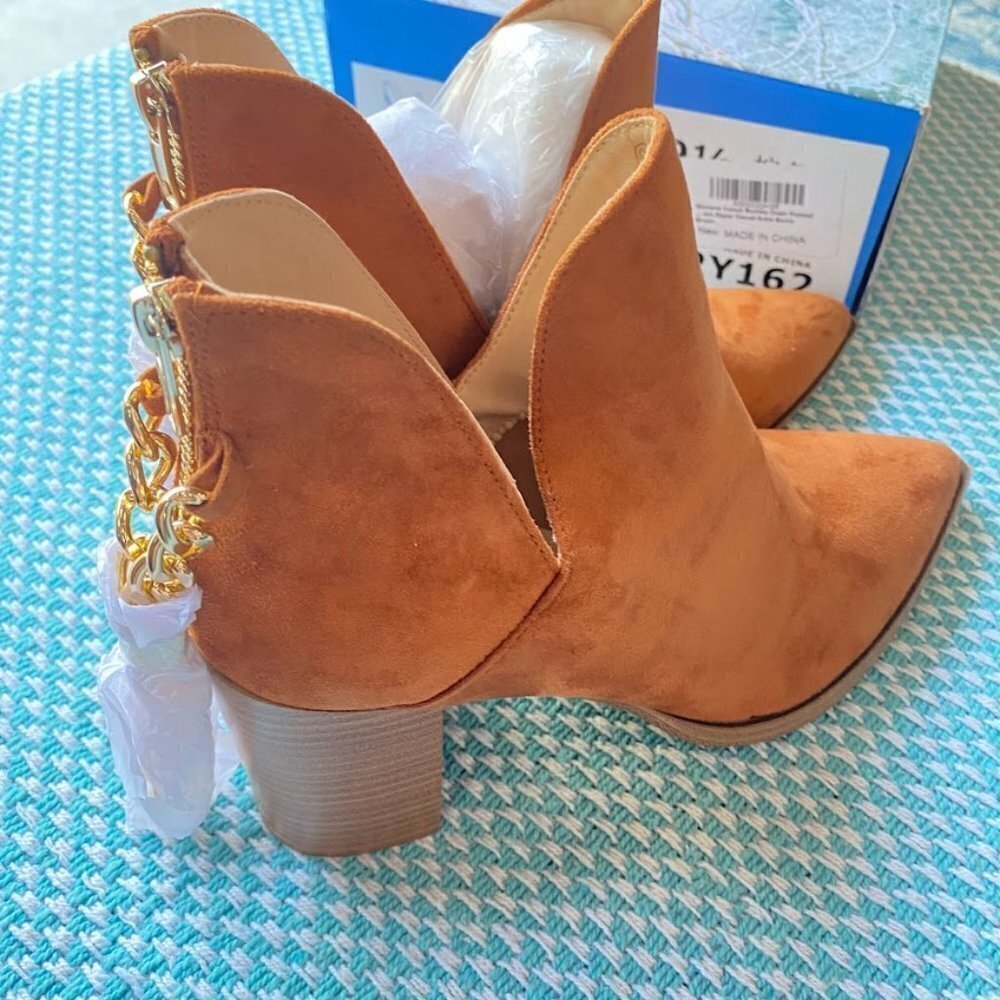 Cutout Booties Chain Pointed Toe Stacked High Heel Back Zipper, Size 9.5